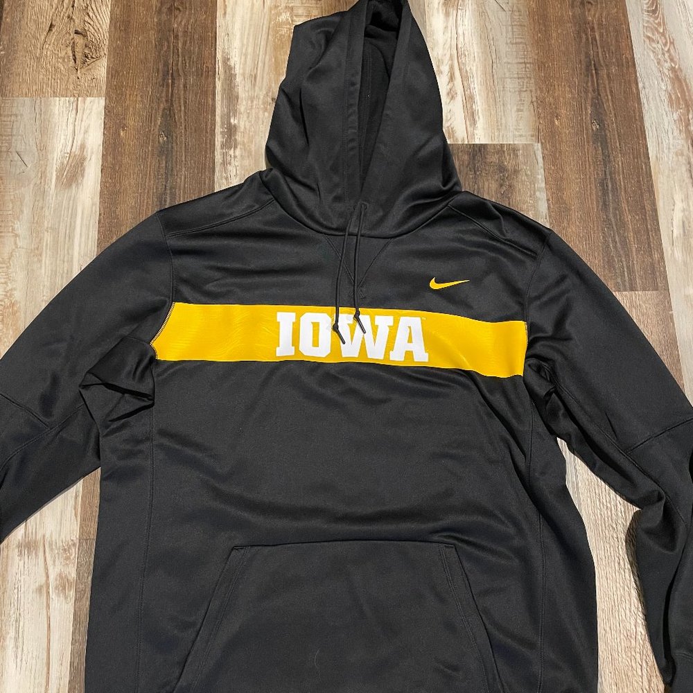 Men's Nike Iowa Hawkeyes Sideline Performance Hoodie